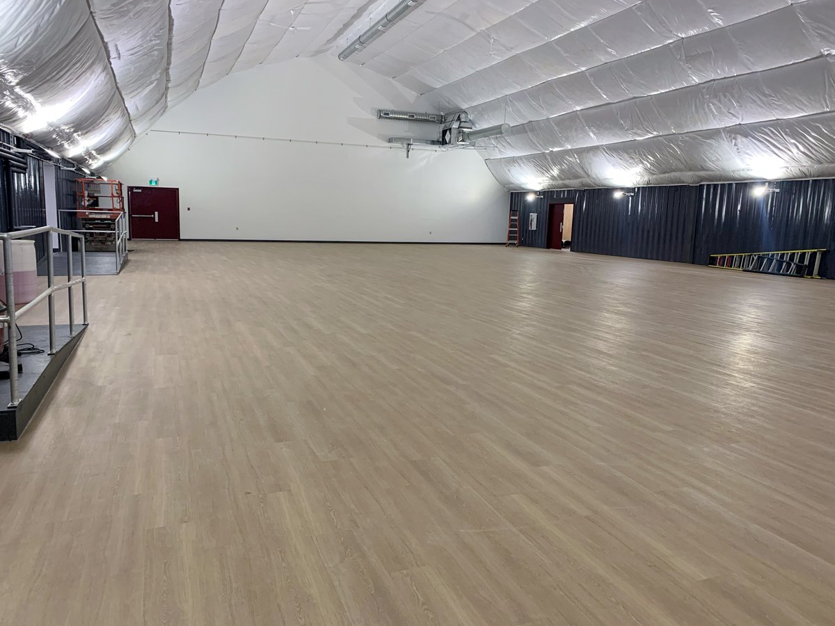 BisonModular's tweet photo. After some delays from current provincial health restrictions, we are back up in Norway House Cree Nation constructing our container gym &amp; daycare. 
⁣
Line painting is next! ⁣
⁣
#BuiltBisonStrong #ShippingContainerIdeas #NorthernManitoba #GymAndDaycare #Gym #RecreationalCentre https://t.co/MrkRGBWULn