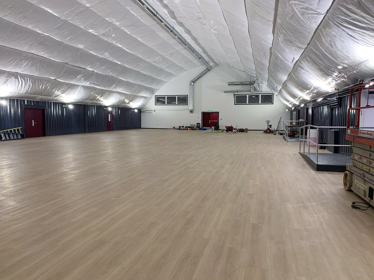 BisonModular's tweet photo. After some delays from current provincial health restrictions, we are back up in Norway House Cree Nation constructing our container gym &amp; daycare. 
⁣
Line painting is next! ⁣
⁣
#BuiltBisonStrong #ShippingContainerIdeas #NorthernManitoba #GymAndDaycare #Gym #RecreationalCentre https://t.co/MrkRGBWULn