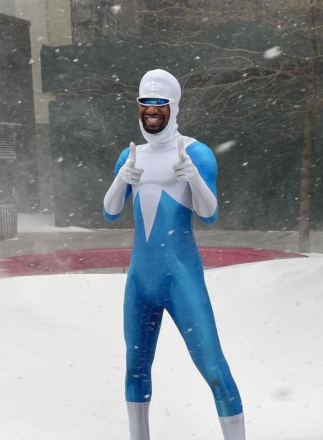 ED92Magic's tweet image. Yesterday, Frozone 🏂 made a surprise appearance in New York 🏙 which was covered in snow ❄️ 

📸 Credit: Cosplaynay