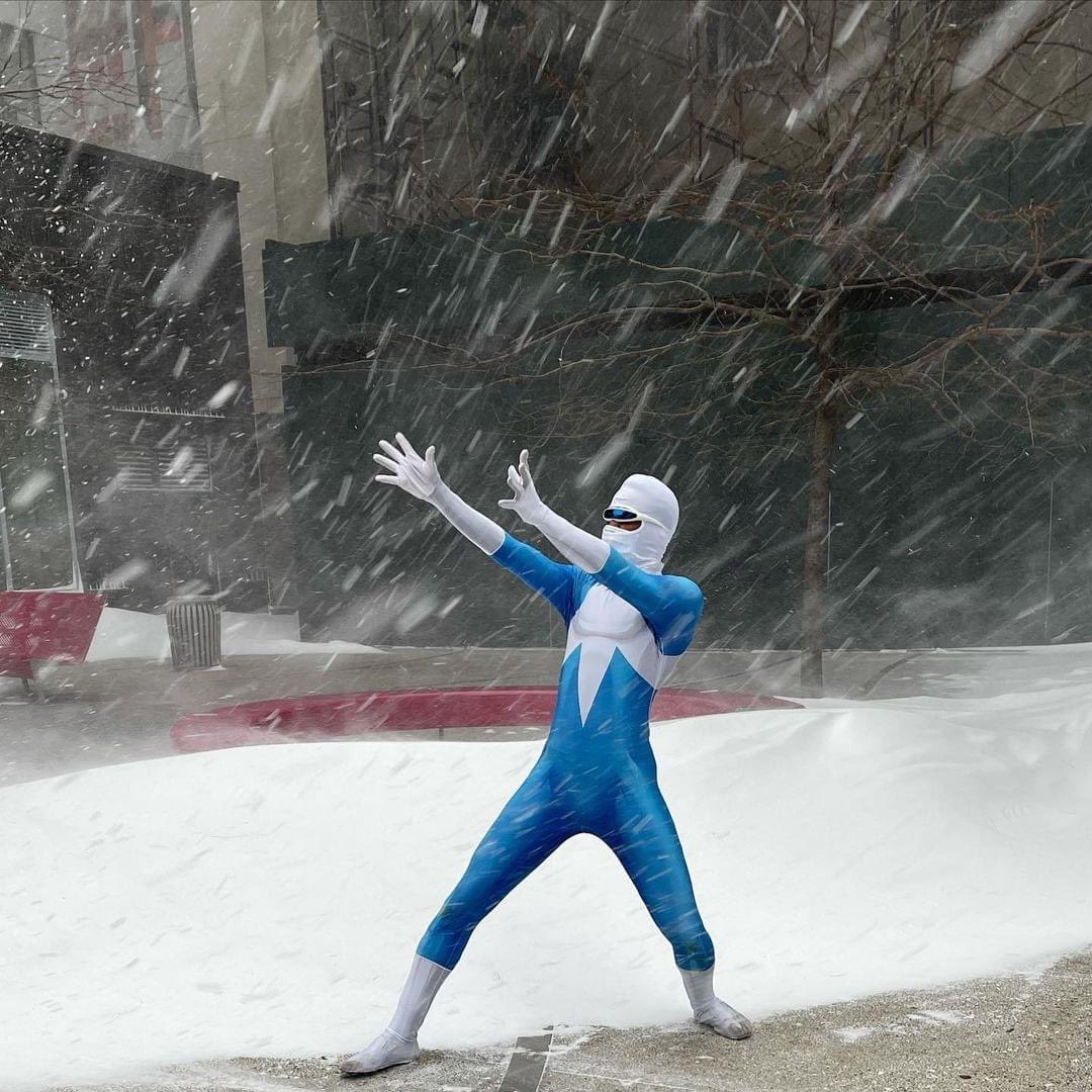 ED92Magic's tweet image. Yesterday, Frozone 🏂 made a surprise appearance in New York 🏙 which was covered in snow ❄️ 

📸 Credit: Cosplaynay