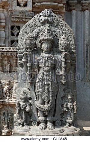 However, the first Hoysala family record dates to 950, naming Arekalla as the chieftain, followed by Maruga and Nripa Kama I (976). Nripa Kama II, who held such titles as Permanadi that show an early alliance with the Western Ganga dynasty, succeeded the next ruler,