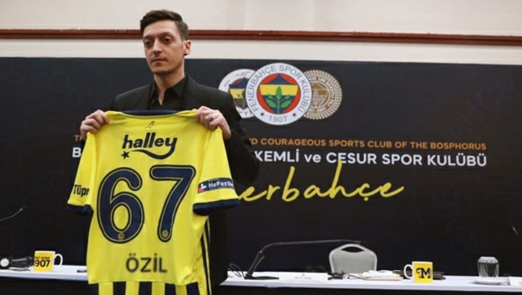 Çekiliş vakti🥳

Bu twiti FAV'layan, Rt atan, yoruma 1 arkadaşını etiketleyen ve <a href="/Bilalduman_/">Bilal Duman</a> 'ı takip eden 1 takipçimize "67 Özil" yazılı Fenerbahçe forması hediye ediyoruz.

Kazanan kişi 7 Şubat Pazar günü açıklanacaktır 😊