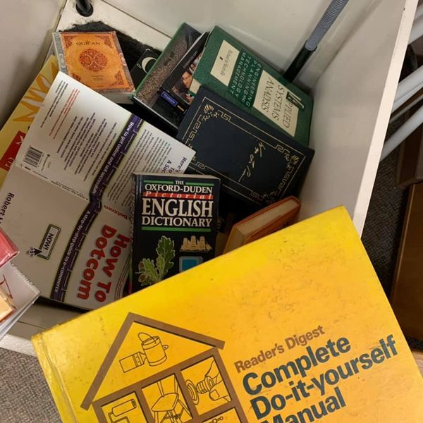 lindale_library's tweet photo. We appreciate getting donations from the public. However, we really must ask that you leave your donations with a staff member during business hours, not outside or in the night drop box. If you have any questions about donations, plz call the library https://t.co/SDn6u0S6Zo
