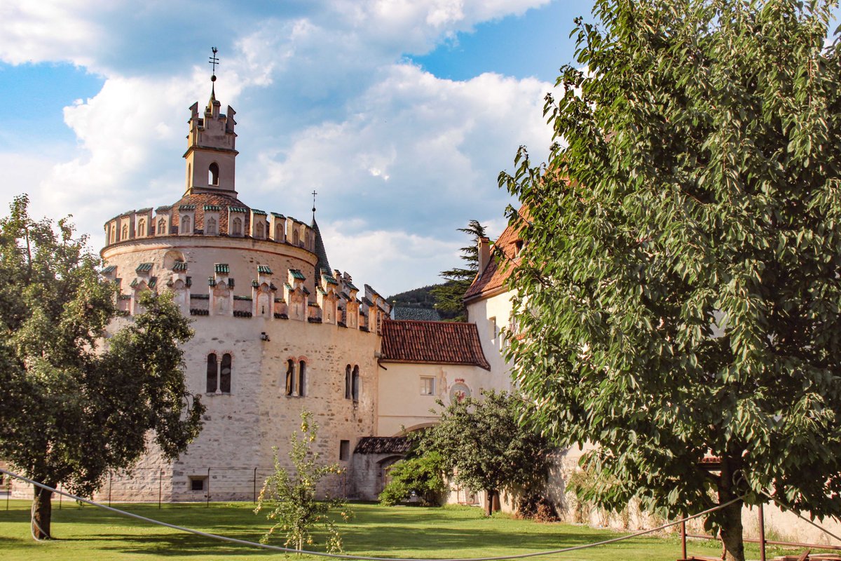 NUOVO POST📝
⛰ Weekend in Alto Adige ⛰
Ecco un idea frizzante per un weekend primaverile in Valle Isarco, scopri i Borghi più Belli d'Italia in Alto Adige e l'Abbazia di Novacella 😍

viaggiareapois.it/2021/02/03/cos…