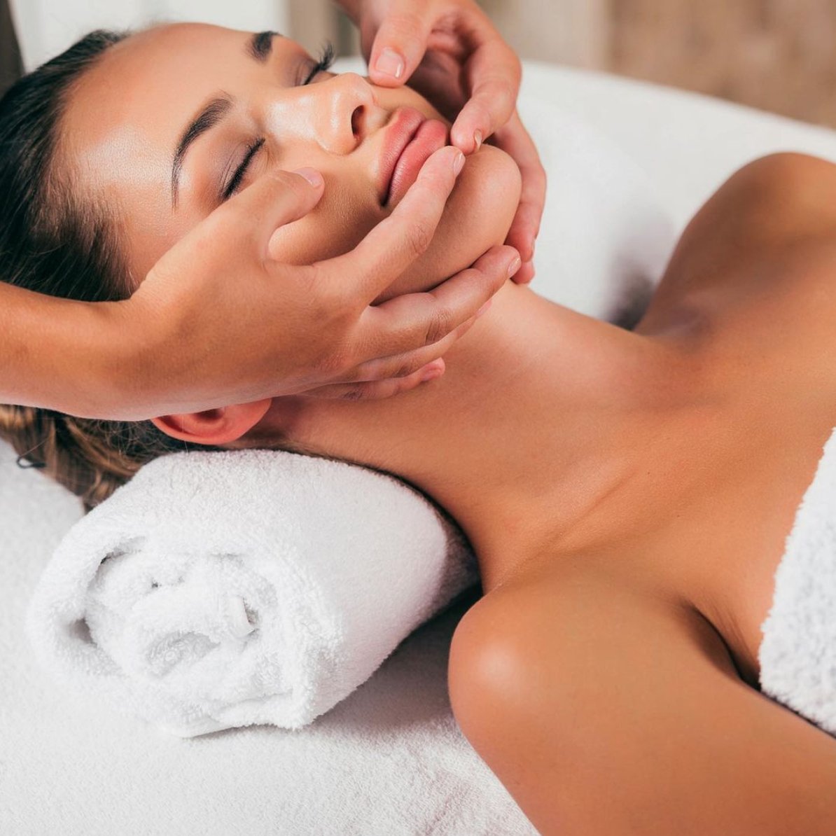 The #OCSpa offers the epitome of pampering with its luxury variety of beauty treatments to meet all of your self-care need. <a href="/ocspa/">TheOCSpa</a> will be offering 15% off all Signature Facials and Signature Massages from now until 2/15. 🧖‍♀️