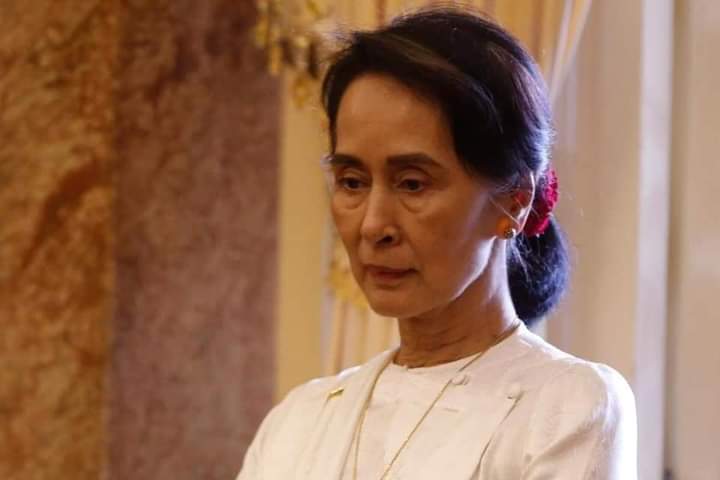 AungZin14079675's tweet image. "Don't cry mom.We are always beside you.😊And our country must be under your discepline. Your tears not worth it for them"--
#AungSannSuuKyi_government #pleasehelpmyanmarpeople #dontwant #Military #dictatorship #WantDemocracy