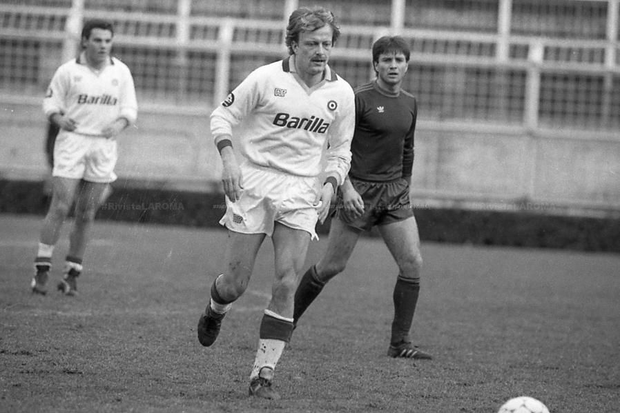 rivistalaroma's tweet photo. TANTI AUGURI A... Klaus BERGGREEN!
#3febbraio #ASRoma #Berggreen #RivistaLaRoma #Tantiauguri
https://t.co/5f3xvioHdx https://t.co/ZBKOgSithf