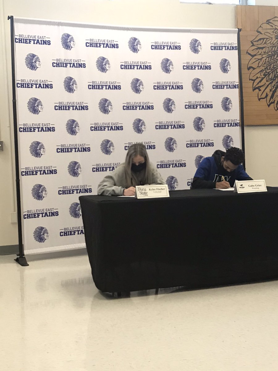 It’s official! 🙌🏼

Congratulations to <a href="/KyleeRene925/">kylee fischer</a> on signing her letter of intent to play at @PSCVball next season! We’re so happy we could all be a part of your special day. SO proud of you! 💜@nebhsvolleyball #bpsne #BEASTFam