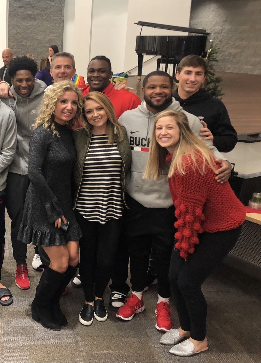 torilyn_m's tweet image. Happy Women in Sports day! Most days don’t look like glamour shots on the field, the most meaningful ones are spent sitting behind a desk planning your face off or lucky ones spent visiting Nationwide Children’s with our guys. Love these boss women! @kay_hack #amy