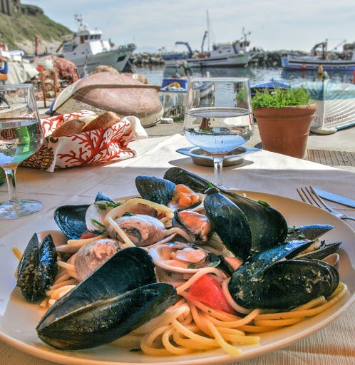 TravelGalSuz's tweet photo. Located in the Gulf of Naples is the prettiest hidden secret ....
Procida, a most colourful idyllic island.
๐๐ฝโโ๏ธ๐งณ๐บโ๏ธ๐๐โช๏ธ๐ฆช๐ค๐๐ท๐ฎ๐น
#TravelWhenItsSafe
#TravelDreaming
#AlwaysTravelPlanning
#VaccineComingSoon
#ILoveItaly
#TravelGalSuz https://t.co/gEehbYR3AS