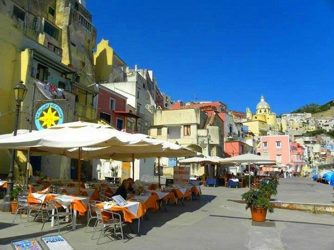 TravelGalSuz's tweet photo. Located in the Gulf of Naples is the prettiest hidden secret ....
Procida, a most colourful idyllic island.
๐๐ฝโโ๏ธ๐งณ๐บโ๏ธ๐๐โช๏ธ๐ฆช๐ค๐๐ท๐ฎ๐น
#TravelWhenItsSafe
#TravelDreaming
#AlwaysTravelPlanning
#VaccineComingSoon
#ILoveItaly
#TravelGalSuz https://t.co/gEehbYR3AS