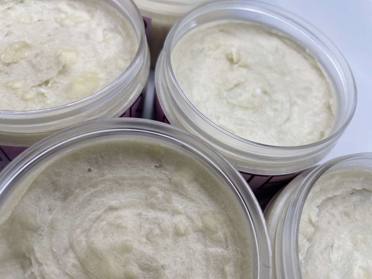 fascinoplug's tweet photo. SHEA BUTTER GALORE ✨

Experience natural and chemical free products with our raw shea butter sourced straight from Ghana 🇬🇭 

Shea butter has many benefits such as:
-anti inflammatory 
-may help with eczema, psoriasis and dermatitis 
-contains vitamin A and E https://t.co/svqhM2nYIn