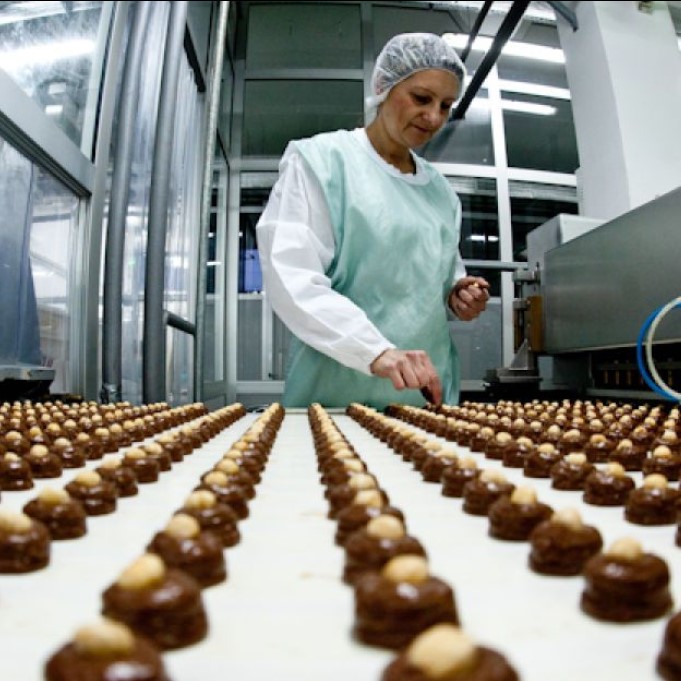 упаковщик вакансии могилев свежие вакансии. упаковщики фасовщики. упаковщики фасовщики. укладчик упаковщик молочной продукции. упаковка товара на складе.