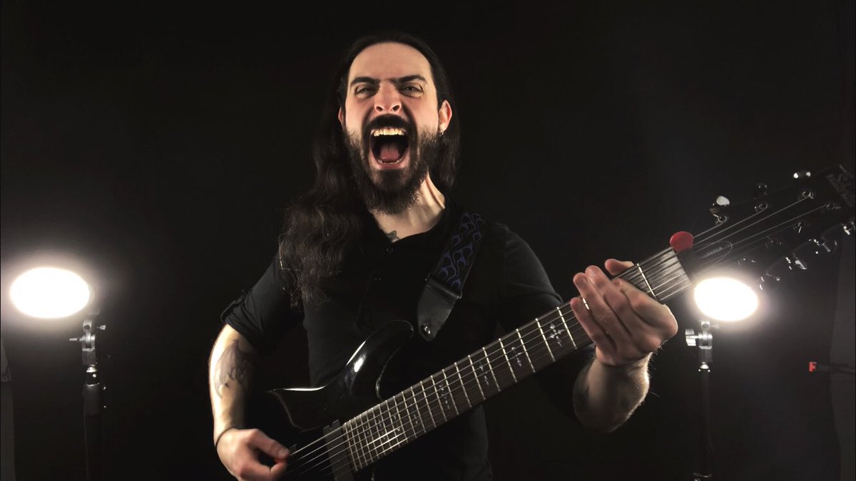 🤘🔥🤘

#metalmusician #schecterguitar #schecterhellraiser #electricguitarist #guitar #heavymetal