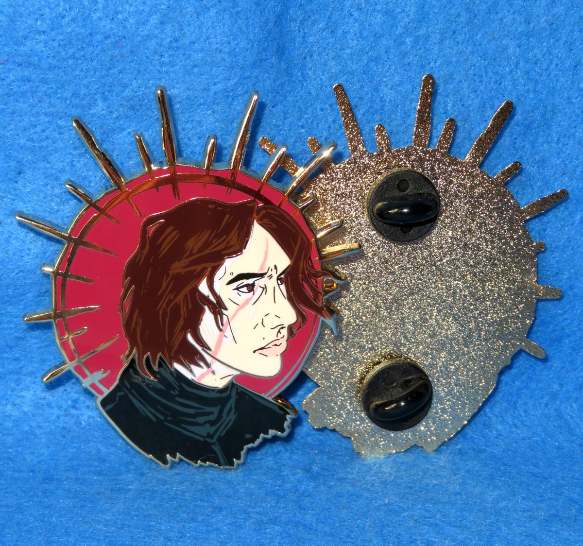 RussiandollRita's tweet photo. Kylo Ren by @StarKillersBae
Hard enamel, gold plating LE 30
2.36 inches
36$ shipped
Few left! Will not be restocked!
#starwars #KyloRen #kylo #darkside #forceuser #lightsaber #disney #fantasypin #bensolo #kylopin #kylorenpin #adamdriver #RiseofSkywalker #TheLastJedid https://t.co/uiHg8WIS4c