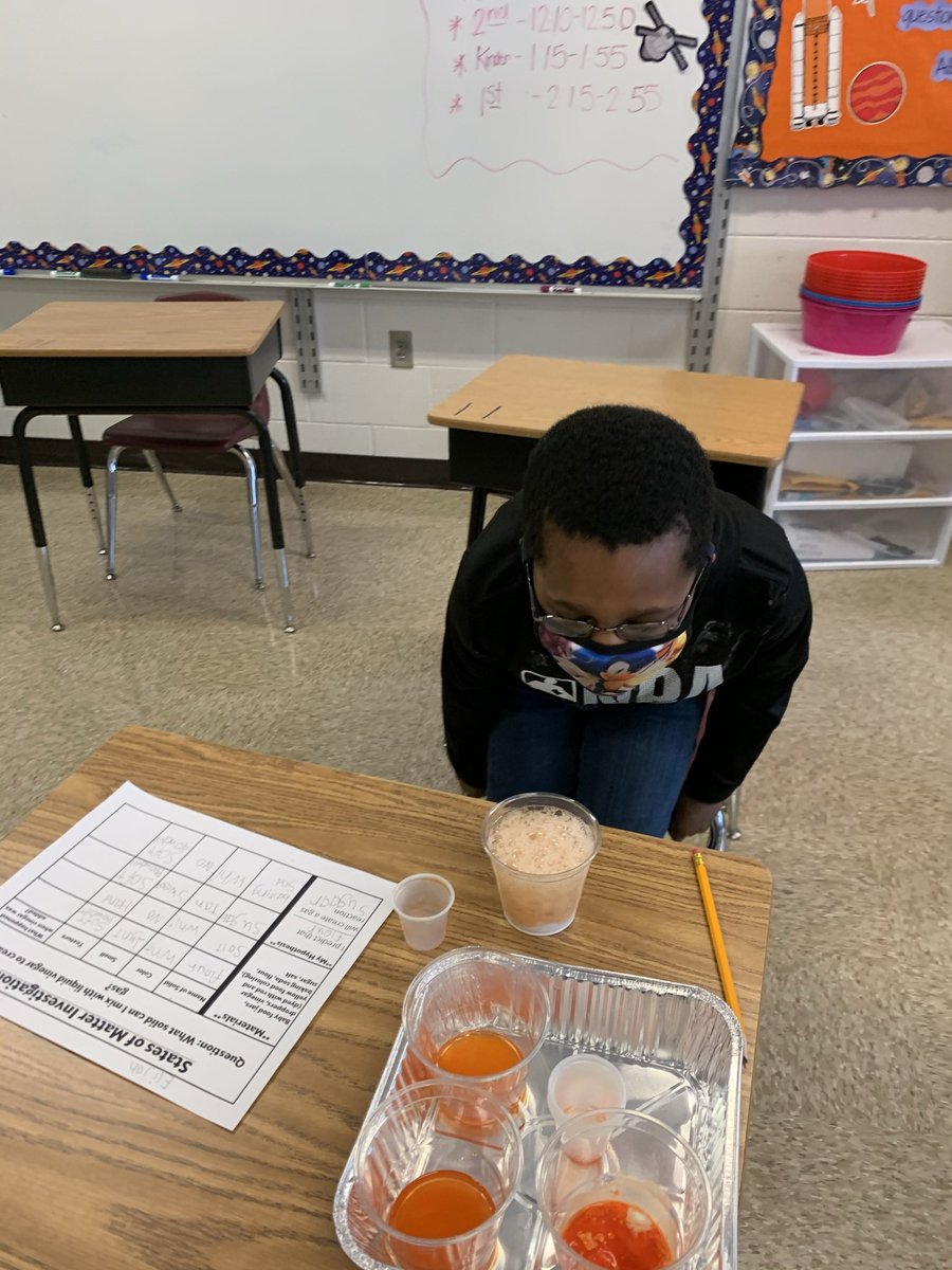 cainedwinam's tweet photo. More fun with States of matter- Grade 2! The reactions are priceless ❤️ @MarvinWardES1  #sciencelab #STEM  #scienceisfun https://t.co/6bKteNkdkZ