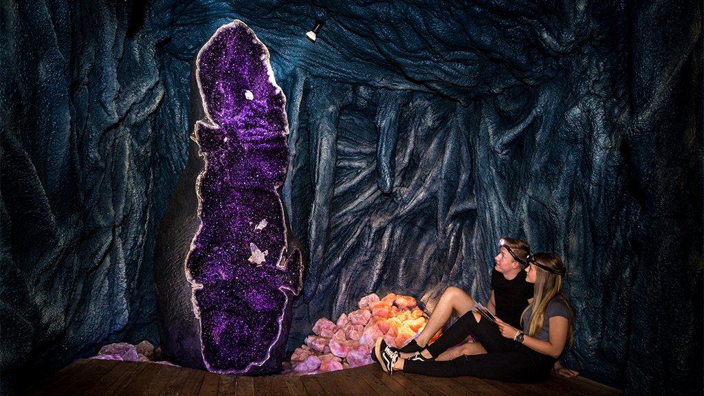 GIA (@gianews) on Twitter photo The Empress of Uruguay, an amethyst geode that’s almost 11 feet tall, was discovered in northern Uruguay. It formed roughly 130 million years ago and is one of the largest amethyst geodes in the world. Learn more: bit.ly/2YH7vRj Courtesy: Crystal Caves Museum in Atherton The Empress of Uruguay, an amethyst geode that’s almost 11 feet tall, was discovered in northern Uruguay. It formed roughly 130 million years ago and is one of the largest amethyst geodes in the world. Learn more: bit.ly/2YH7vRj Courtesy: Crystal Caves Museum in Atherton