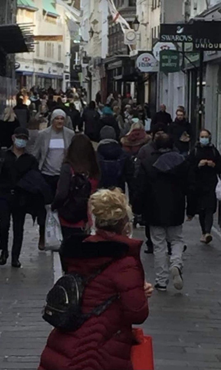 So apparently this is quite fine but going to gym with 100 sq ft of your own space isn’t 😡🙈😪