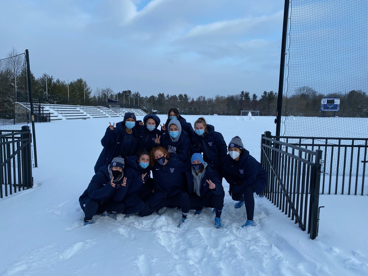 NovaWSoccer's tweet photo. \\//‘s up for a snow day!✌️😺❄️ #GoCats #GoNova https://t.co/VIX7byDX8O