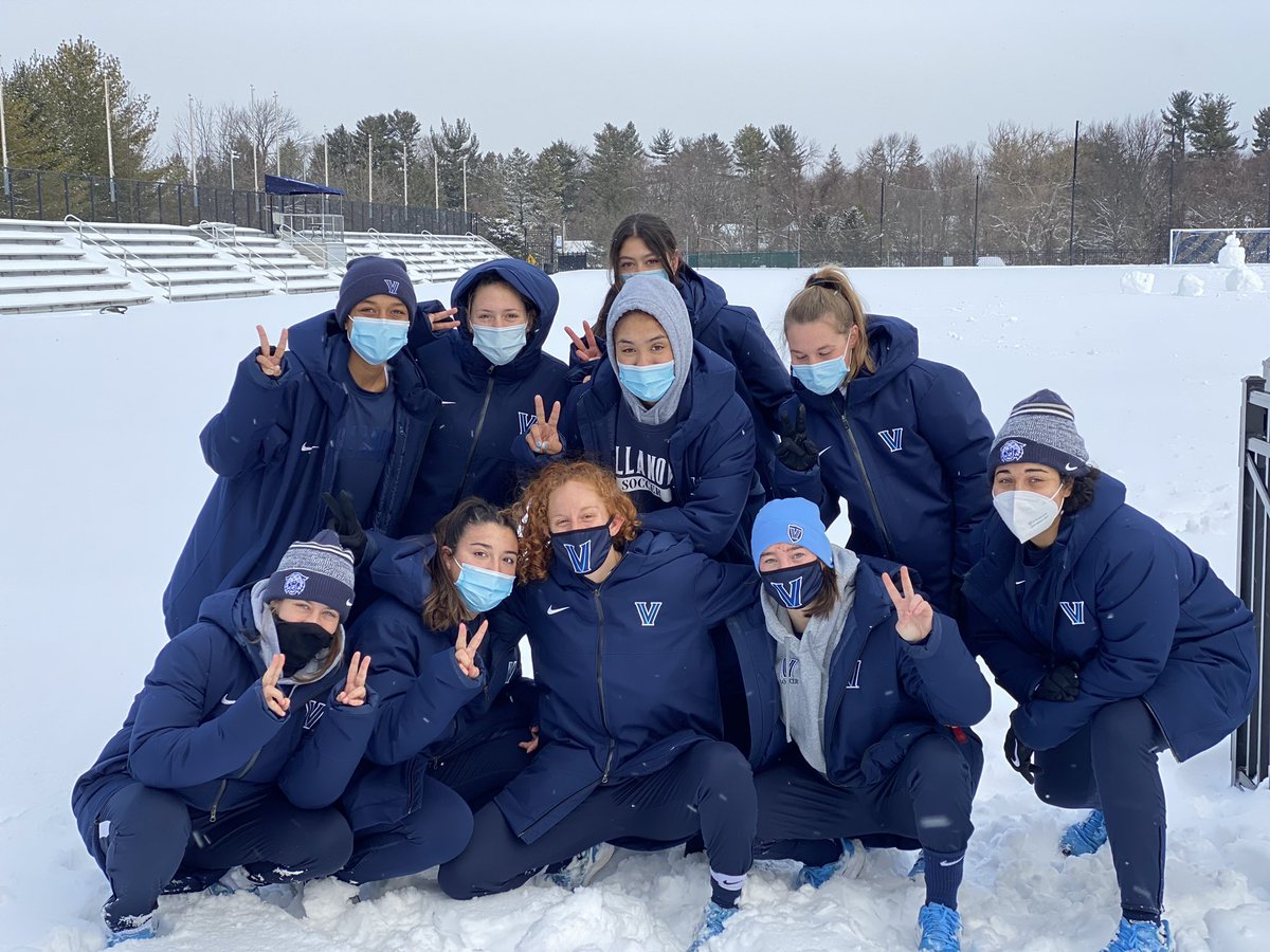 NovaWSoccer's tweet photo. \\//‘s up for a snow day!✌️😺❄️ #GoCats #GoNova https://t.co/VIX7byDX8O