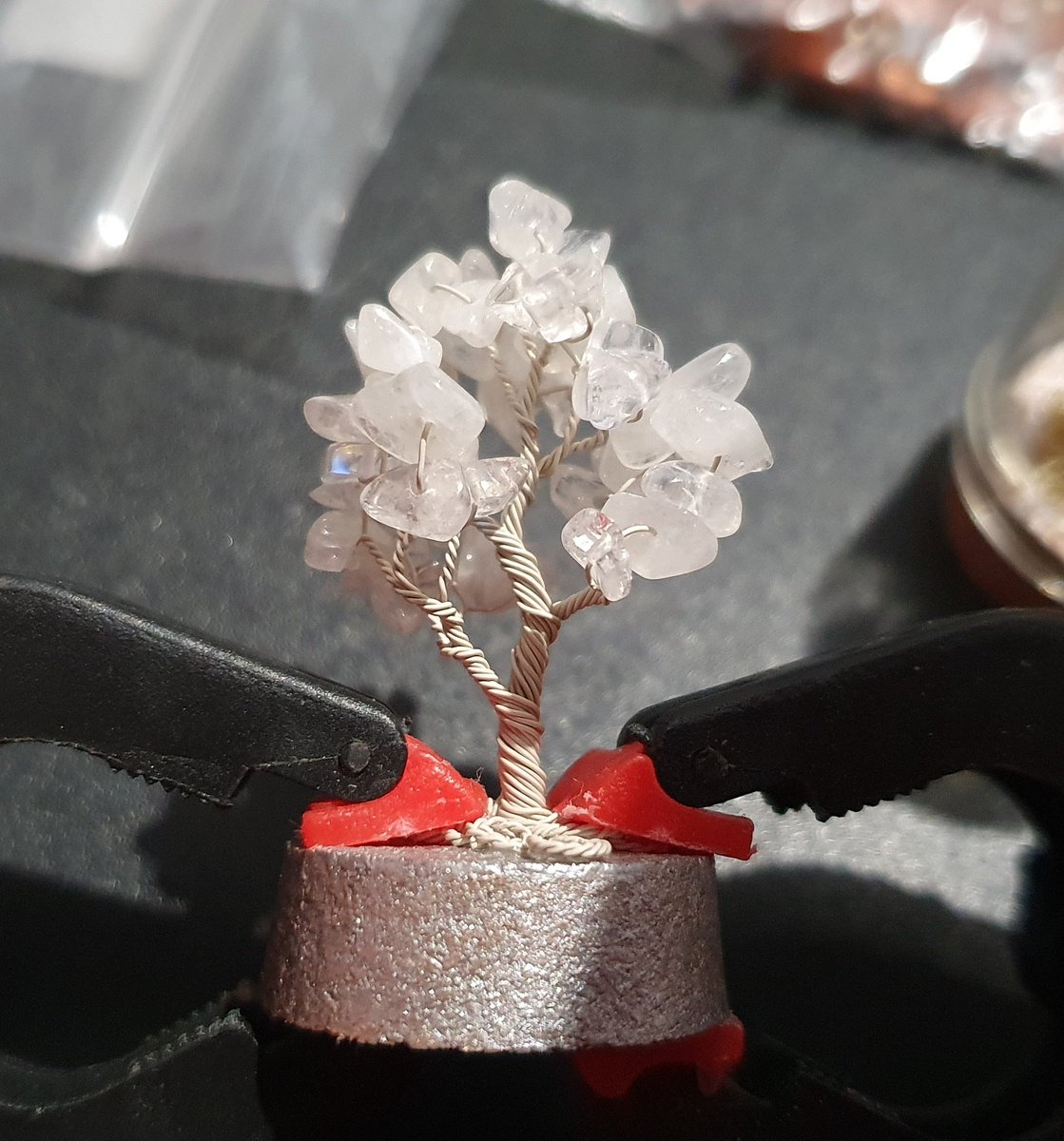 TwystedRoots's tweet photo. Another mini, this time with rainbow moonstone (which is actually a variety of labradorite). 

Managed to capture a wee glint of blue here - it'll be a different story when I get round to doing the official photos 🙄😄

#MHHSBD #handmade https://t.co/VqF2zTWym8