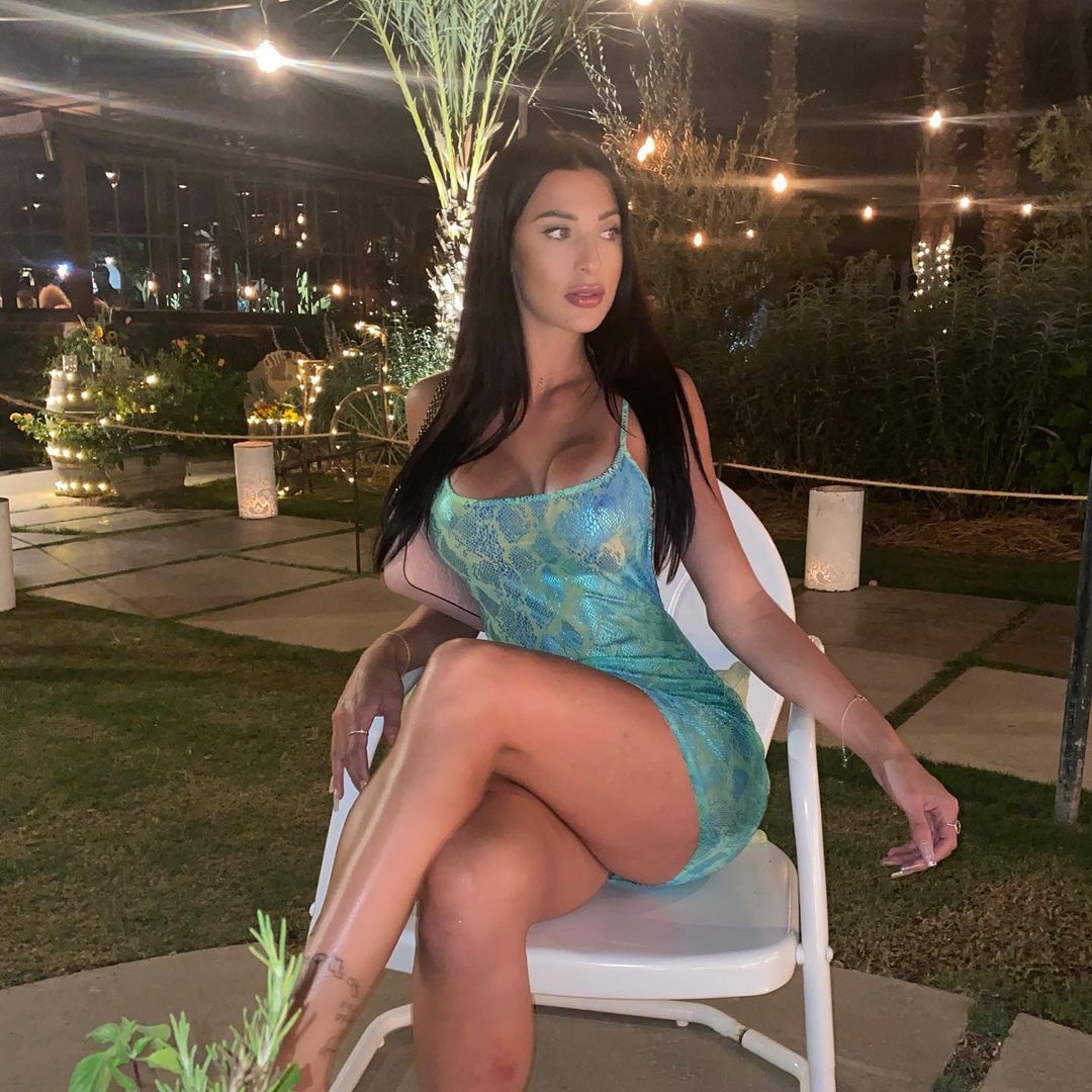 azul_hermosa on Twitter: "Sitting pretty♥️…