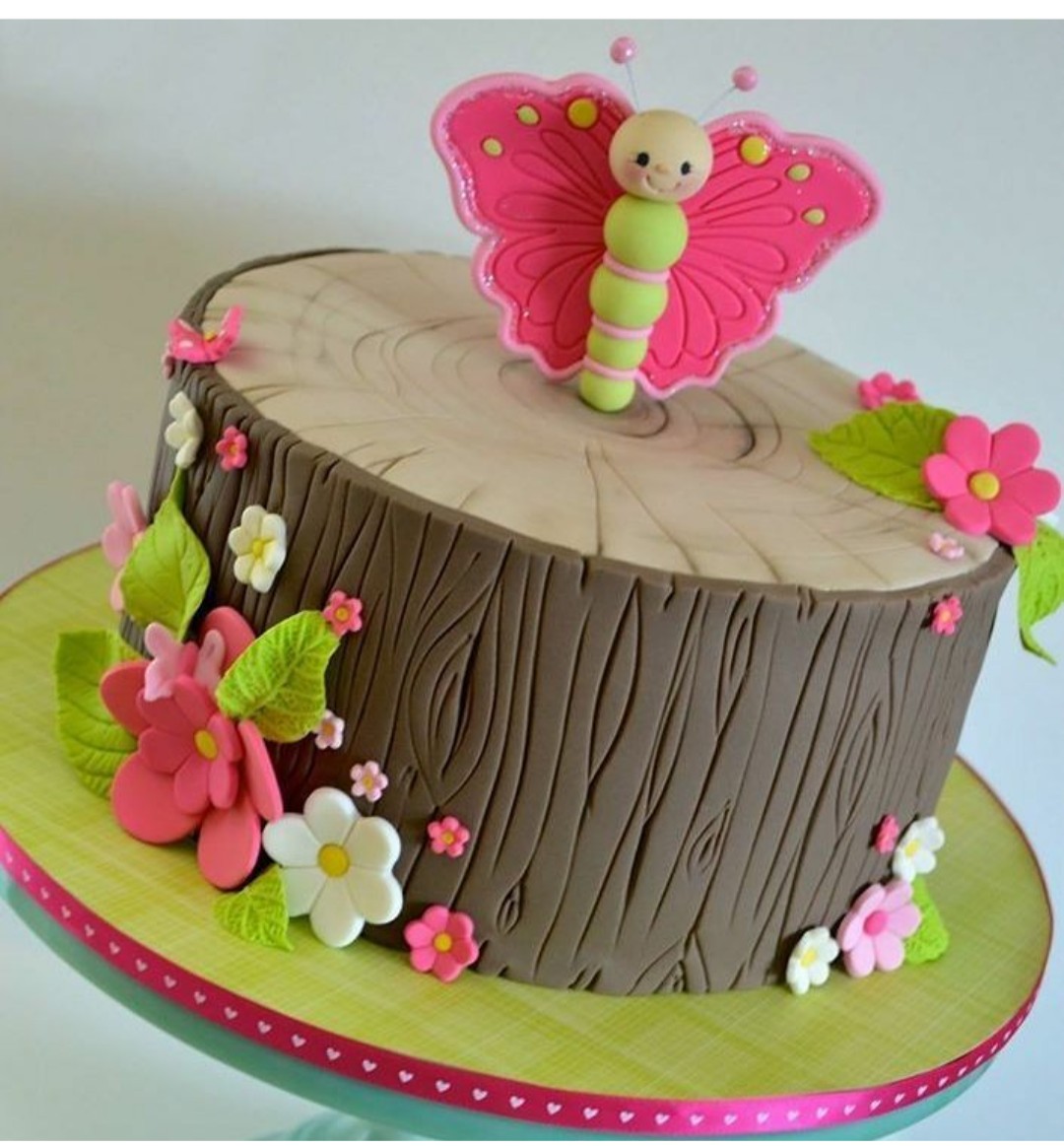 TastyBakeryTre1's tweet photo. Please place your orders for valentine's cakes https://t.co/8pNr1WZBUo
