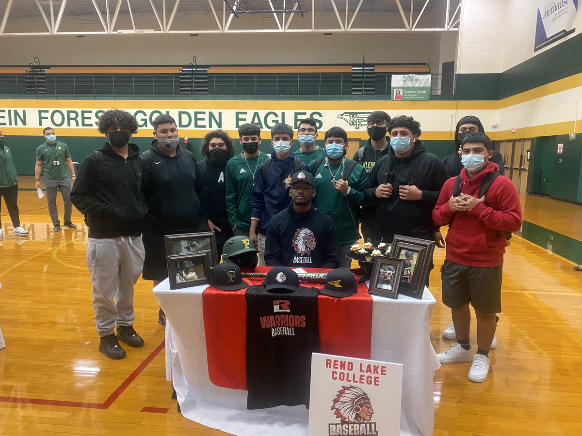 KFbaseball16's tweet photo. Willie Green on National Signing Day  Congratulations to Willie and his family https://t.co/5kvy5z59YV