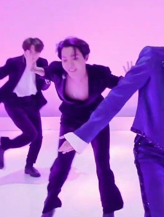 Jung Hoseok feeling himself - a dangerous thread
