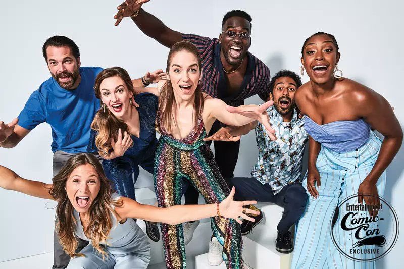 Why I LOVE  #WynonnaEarp - a thread Reason number one:The cast. #FiveForWynonna  @SYFY  @NBCUniversal  @nbcentpr  @WynonnaEarp