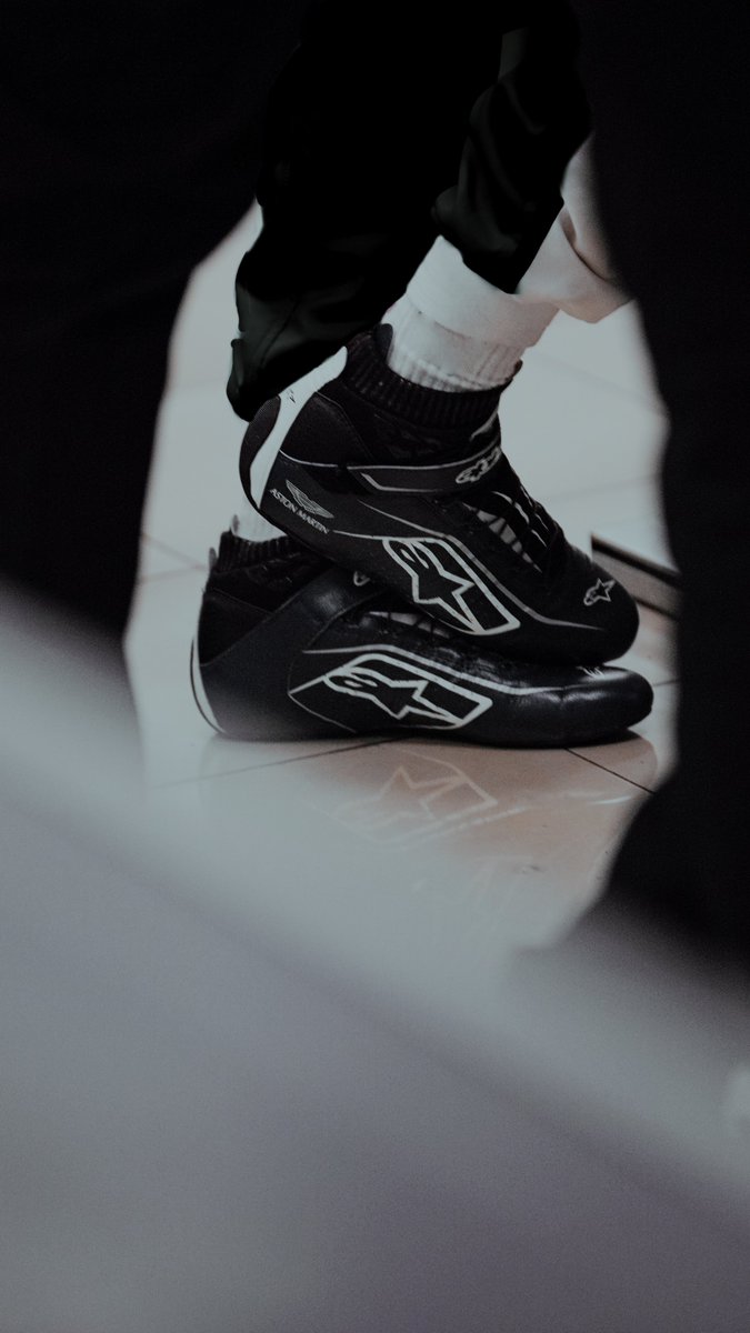 AstonMartinF1's tweet photo. We're giving you Seb... 💚
We're giving you wallpapers... 📱
We're giving you the stuff that dreams are made of! 😍

#WallpaperWednesday #IAMF1 https://t.co/Fi0bw8TrNW