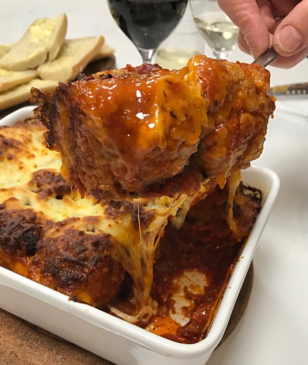 MeatPeter's tweet image. Sloppy Joe’s...spicy Italian fennel and chili.
#meatballs #sloppyjoes #simplesuppers