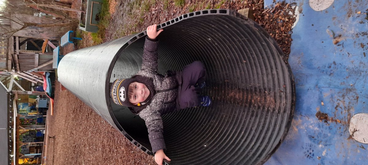 MeridenAPG's tweet image. Playing in the slide tunnel .