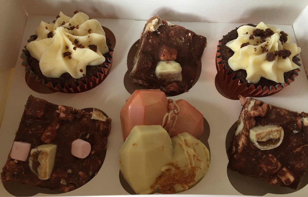 Wee treat boxes for family and friends! #redvelvet #geohearts #rockyroad #lockdown