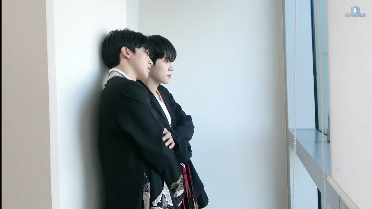 daehyohanpics's tweet photo. 210203 hmm hi @WEi__Member can we get these selfies plz 🤲
#김동한 #김요한 #위아이 #2HAN @WEi__Official https://t.co/1dzUNcUcZ7