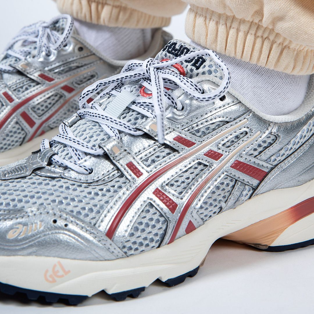 calcio Reanimar Por separado Titolo on Twitter: "The ASICS GEL-1090 recalls early 2000s and is now  available in "Glacier Grey" color scheme 🟠 link 📲 https://t.co/3zuZmBHjHi  US 5.5 (36) - US 9 (39) style code 🔎