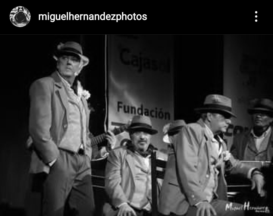 er_miguelete's tweet photo. La despedida de Don Antonio Martín la vivi dentro del Teatro, y es de las pocas veces que menos fotos hice, guardé mi cámara y entre aplausos fue un momento donde era imposible no emocionarse. #ElPalcodelFalla5 @ComparsadeAM @elpasacallestv https://t.co/v2KoQmI9RI