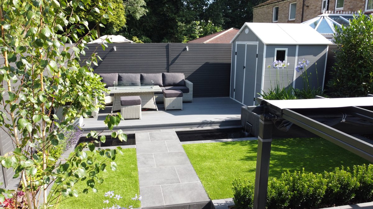 _LONDONSTONE's tweet image. 🌿 How to turn a modest sized garden into a multi-levelled garden oasis, by @limebokbrett. 👌

🥂 The team have created a space that has has multiple seating and entertaining areas, and even a water feature! ✅

⚒️ Cave Porcelain

📲 londonstone.co.uk/porcelain-pavi…

#ThisIsLondonStone