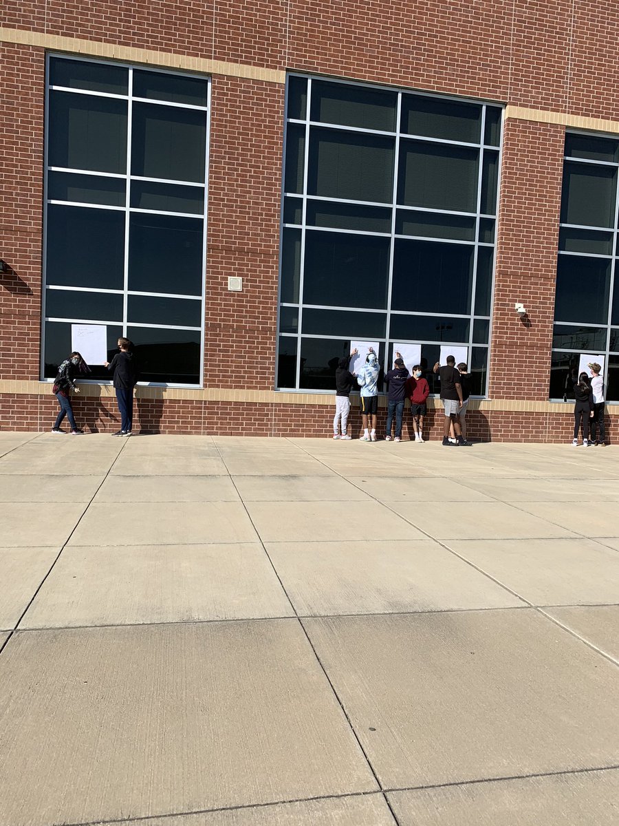 MelissaMmarvin's tweet photo. Just relay racing our way to understanding supply and demand!!!! @Fulshear_HS #learningeconomics! @APCollegeBoard @APEconomics https://t.co/ldNWnF0ib7