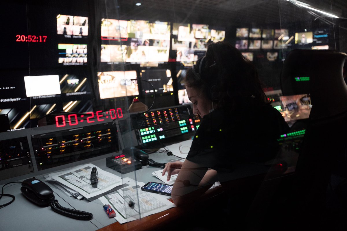 Lison_Cerdan's tweet photo. Premier plateau TV avec @Gozulting, et pas des moindres✨
Le studio @FDJ nous a offert le meilleur des accueils pour cette première de la #PCMasterNight.
Merci à tous de votre confiance 🧚🏼♀️
#LiveProd #GozuVie https://t.co/LlotNM8n1G