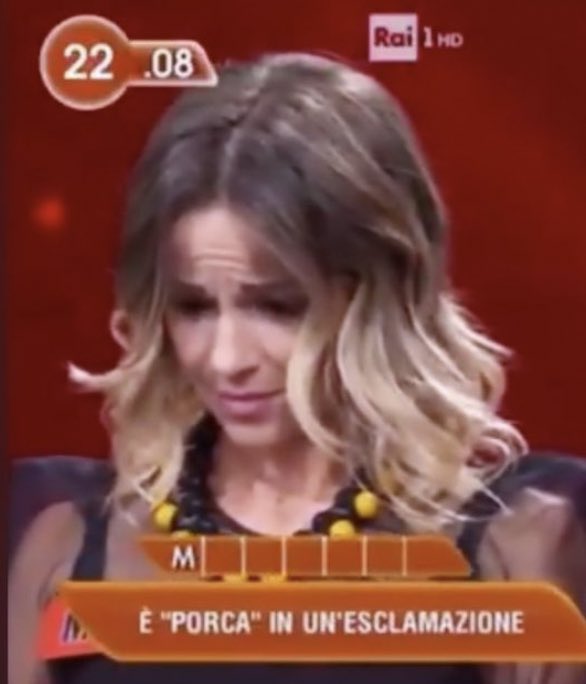 marieleserie's tweet photo. quando ho letto della nomination di Emily in Paris ai #GoldenGlobes rispetto a serie che meritano molto di più https://t.co/BBBE8j4b4b