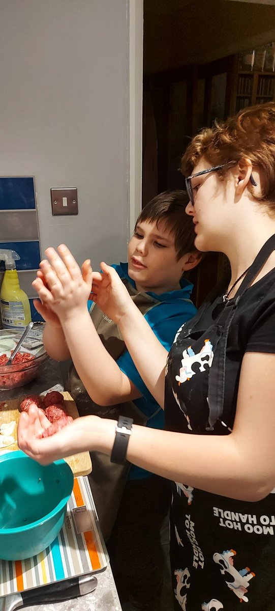 LizMidwife's tweet photo. It's been a tough few days, missing family, friends and school. We've had a few tears and tantrums and I've questioned myself a million times if I'm doing the best for them. #alternativeclassroom activities seem to have restored some harmony.
#mozerellameatballs https://t.co/ZkfjTImY5O