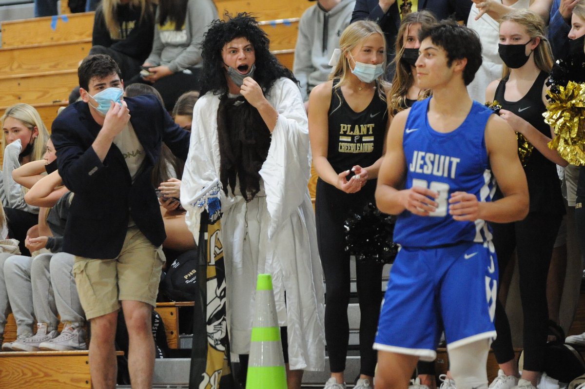 mikegallagher24's tweet photo. Every High School player in the country could learn from @Jesuit_Tigers ‘s #23. This is how to handle an intimidating Student Section. 23 is my new #1! Loved watching this kid play! @ESPNAssignDesk https://t.co/asPYJmjeqj