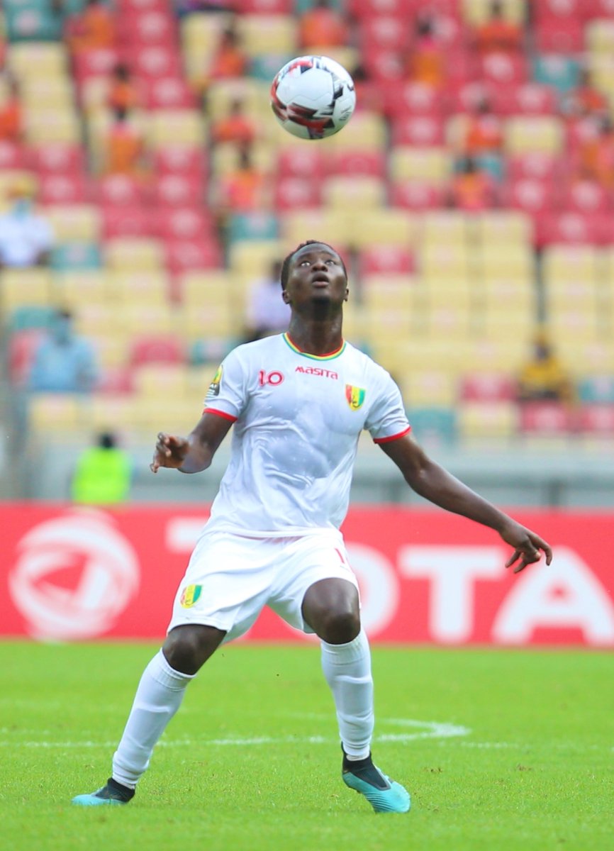 jean_djema's tweet photo. Avis personnel : Je crois que @MorlayeSylla24 ne sera pas diabolisé ce soir comme le portier congolais 🇨🇩 #MATAMPI. @MorlayeSylla24  joueur de @horoyaac  a fait un bon #CHAN2020 est mérite des encouragements, malgré qu'il a manqué son tir au but face aux Aigles  @equipedumali . https://t.co/nAX70ZaWcF