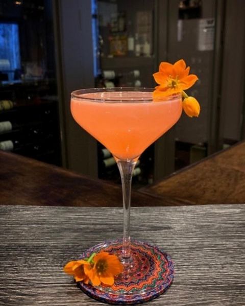 CSVS_QC's tweet image. C&apos;est officiellement le premier mercredi de février 2021 - où passe le temps? Aujourd&apos;hui, nous présentons les genoux de l&apos;abeille @McQueenVF de @recipesbydebbie 🐝 Retrouvez la recette complète sur notre Instagram ici: bit.ly/3iDMnEz