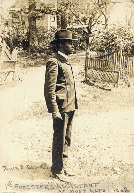 ForestServiceNW's tweet image. "There’s a myth that people who built our nation were white-that the 1st pioneers &amp;amp; settlers were white &amp;amp; the 1st people who cared for our forested landscapes were white. The truth is more complex. "-Dale Bosworth 15th FS Chief #BlackHistoryMonth