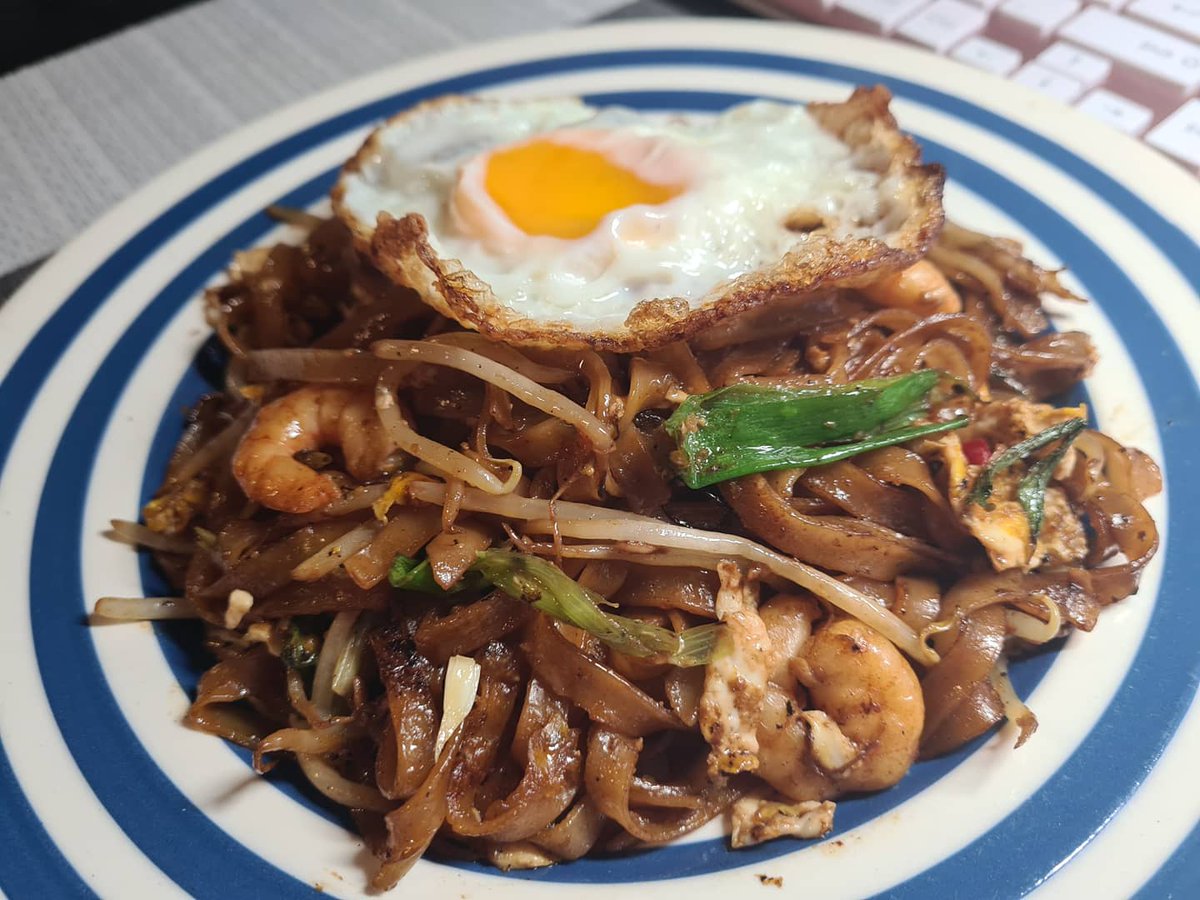 AngmoChabo's tweet photo. #cheffrances #dishoftheday ππ
Today's Menu -
Char Kueh Tiaw topped with crispy egg #ckt
#charkuehtiaw #homecooking #DOTD #franceskitchen #mykitchen #foodporn #ilovefood #akaangmo #foodforthesoul #ηζζ‘ https://t.co/NIxg4SAM5H