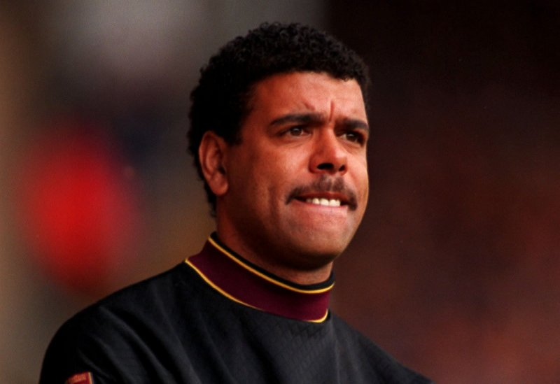 Brought to Valley Parade by Chris Kamara, Lawrence quickly became a fans’ favourite with his skill and constantly changing hair colour. Unbelievable Jeff.Kamara’s successor Paul Jewell took Bradford up to the Premier League in 1998/99, with Lawrence key to promotion.