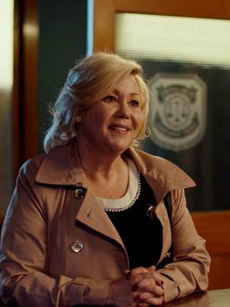 Bunny Loblaw  @jannardenWhat a hilarious but HORRIBLE character  she plays the town mayor who is an awful, bigoted woman, however she gets what she deserves  #WynonnaEarp  #FiveForWynonna  @SYFY  @NBCUniversal  @nbcentpr