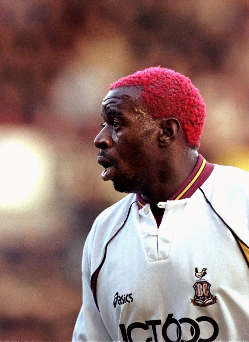 Brought to Valley Parade by Chris Kamara, Lawrence quickly became a fans’ favourite with his skill and constantly changing hair colour. Unbelievable Jeff.Kamara’s successor Paul Jewell took Bradford up to the Premier League in 1998/99, with Lawrence key to promotion.